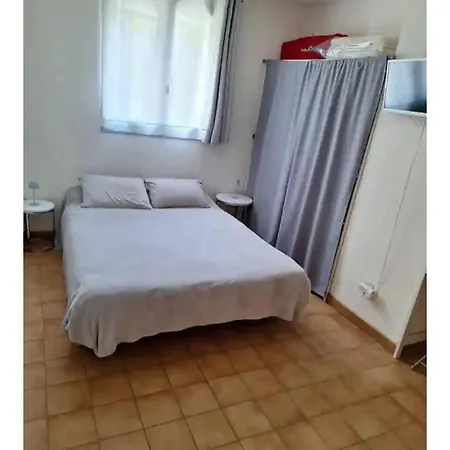 Au 1er Etage D'une * Ponteilla